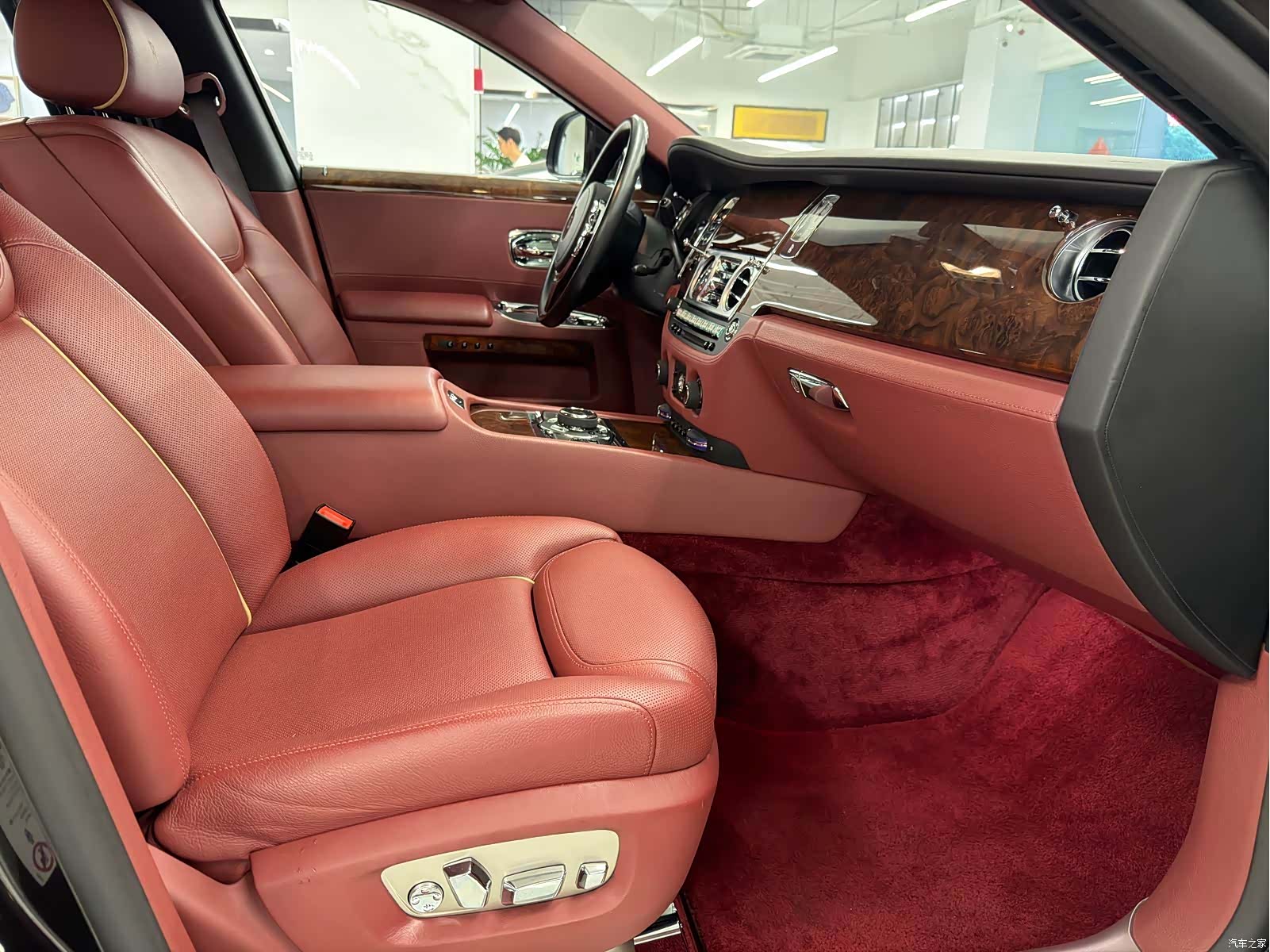 Rolls-Royce Ghost, 2015 6