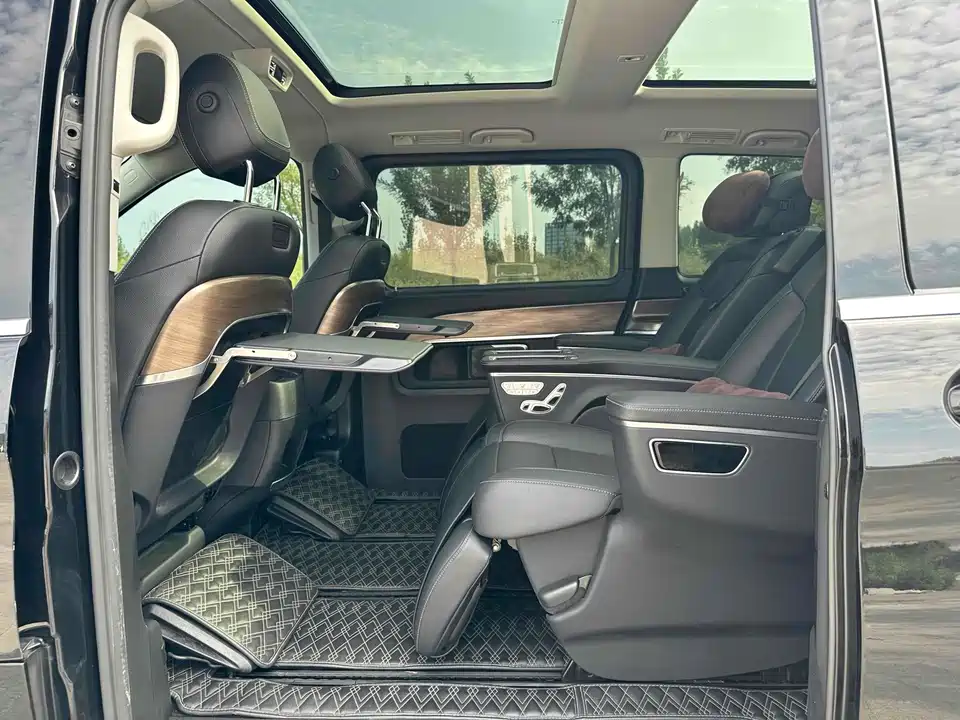 Mercedes-Benz V-class