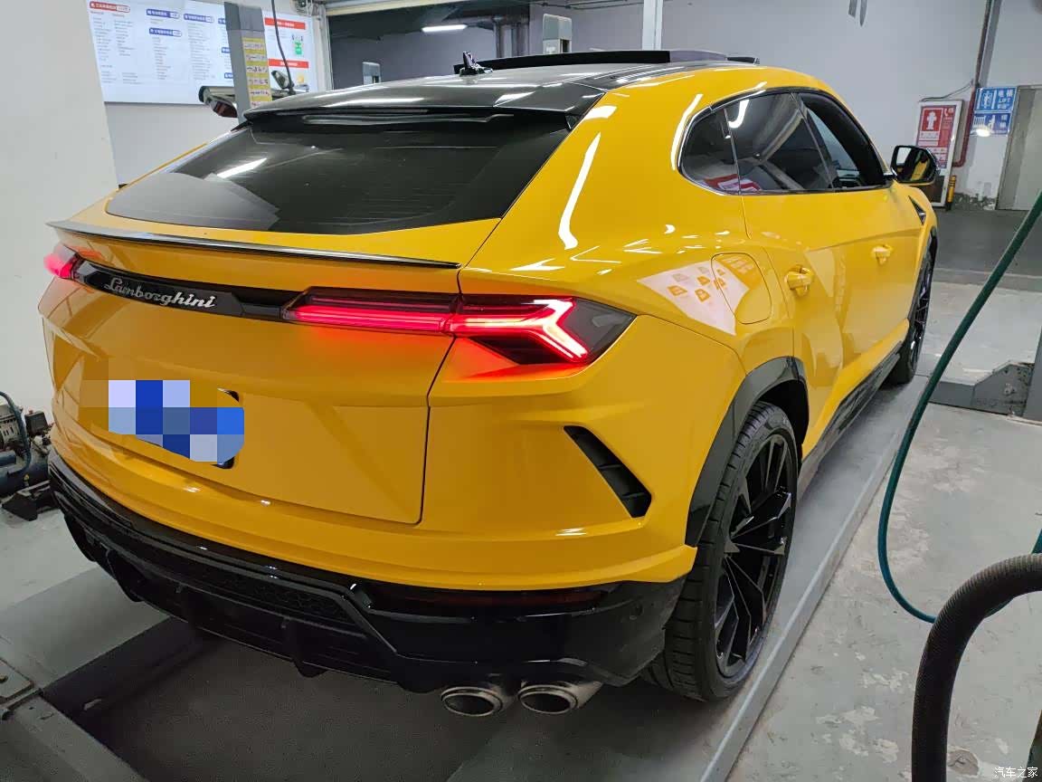Lamborghini Urus, 2022 13