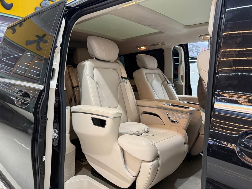 Mercedes-Benz V-class