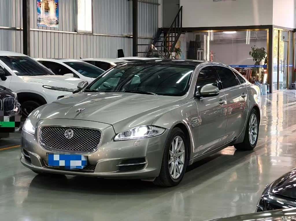 Jaguar XJ, 2012 1