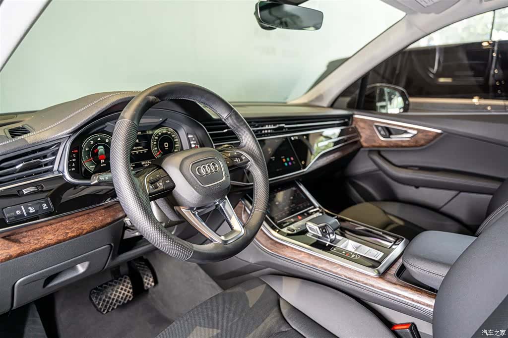 Audi Q7, 2023 6
