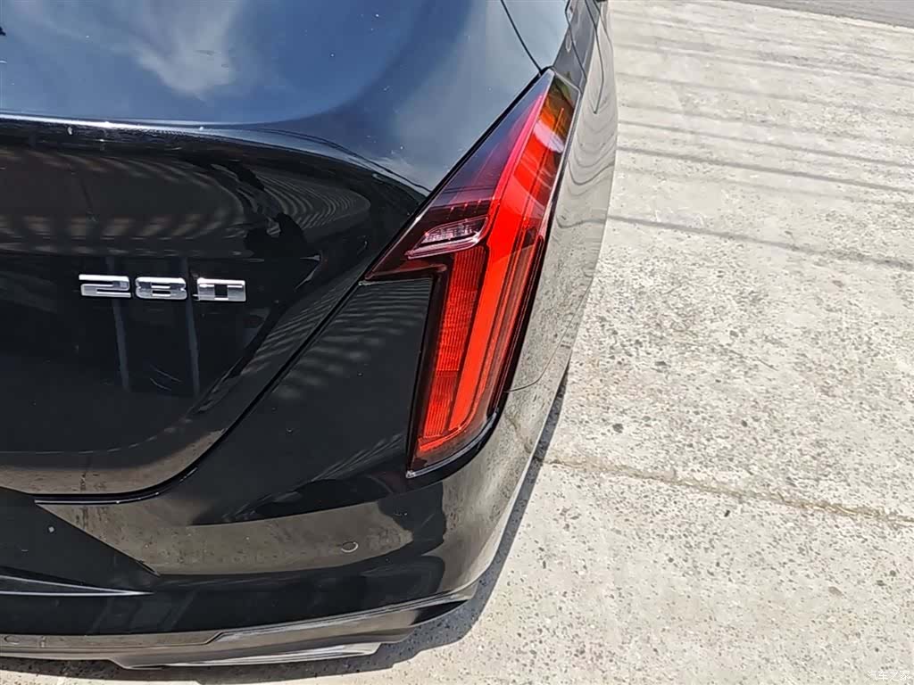 Cadillac CT4, 2022 8