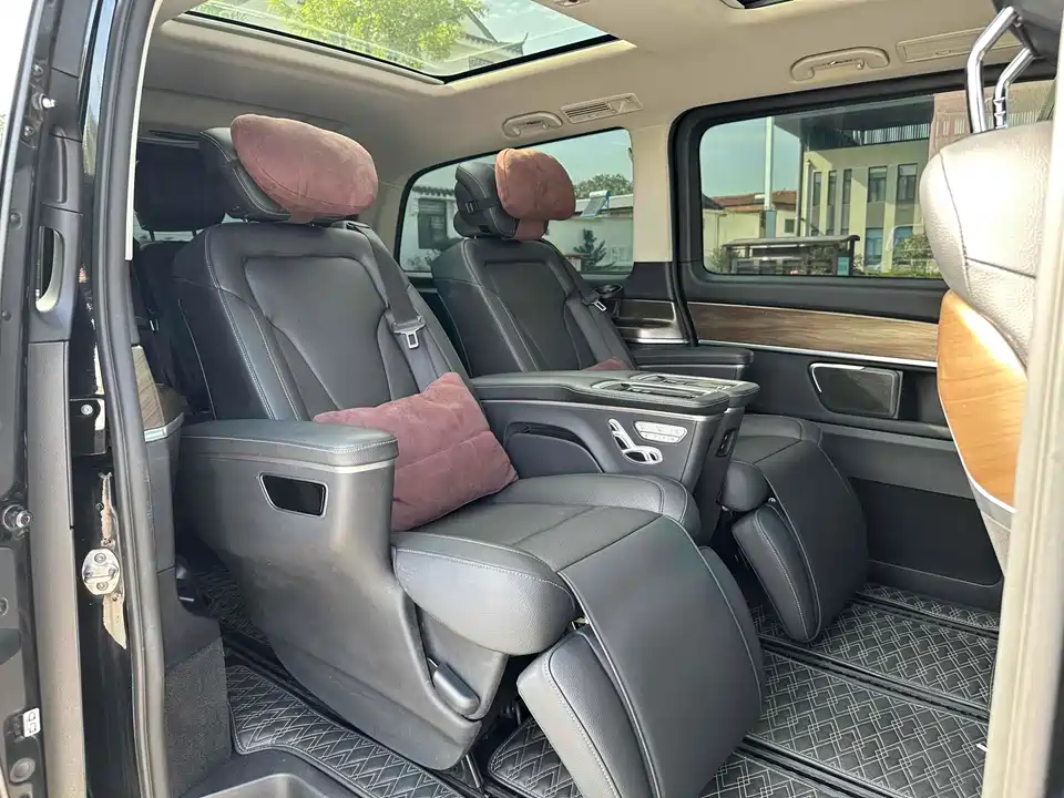 Mercedes-Benz V-class