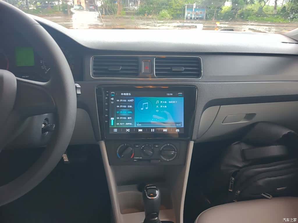 Skoda Rapid, 2017 13