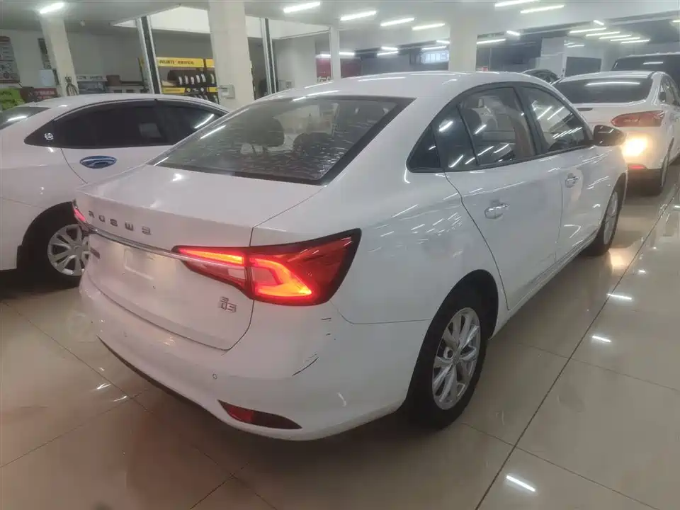 Roewe i5