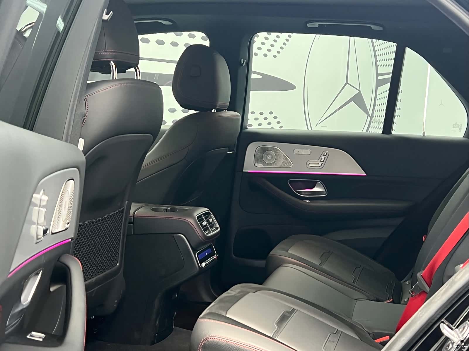 Mercedes-Benz GLE, 2025 10