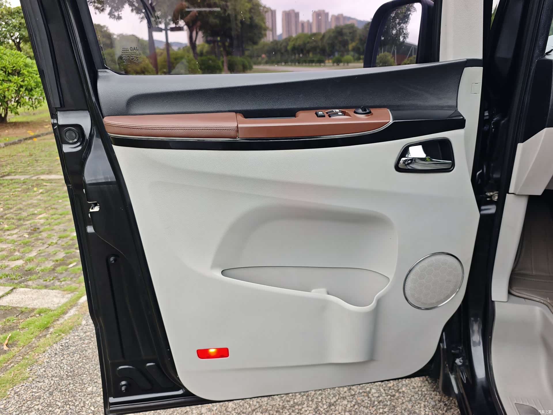 JAC M5, 2017 13