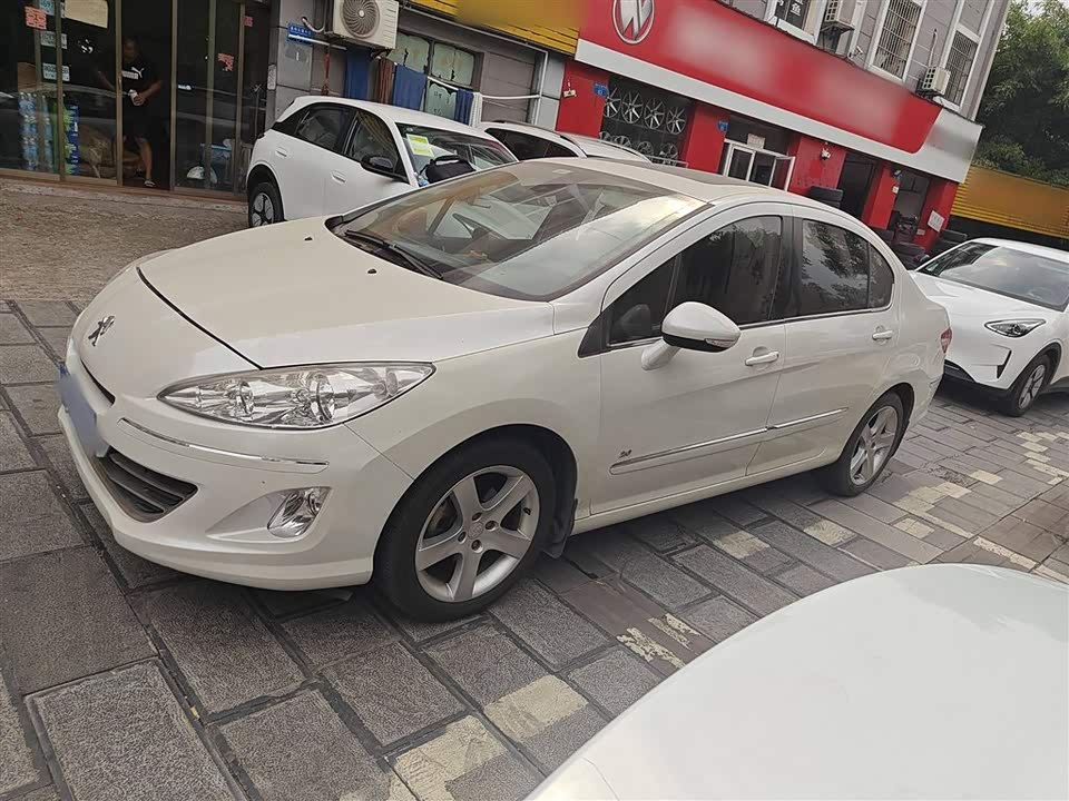 Peugeot 408