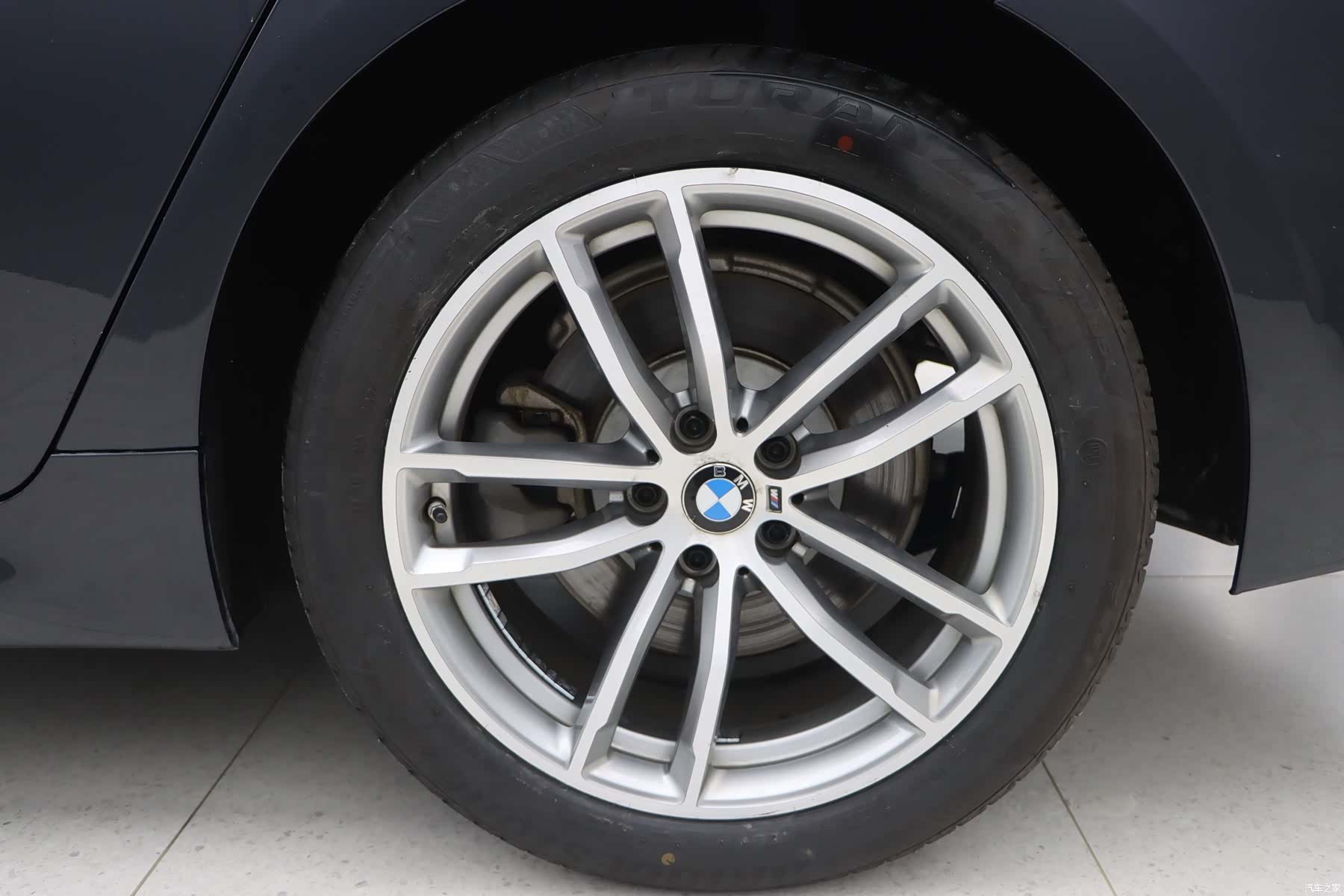 BMW 5 Series, 2019 23