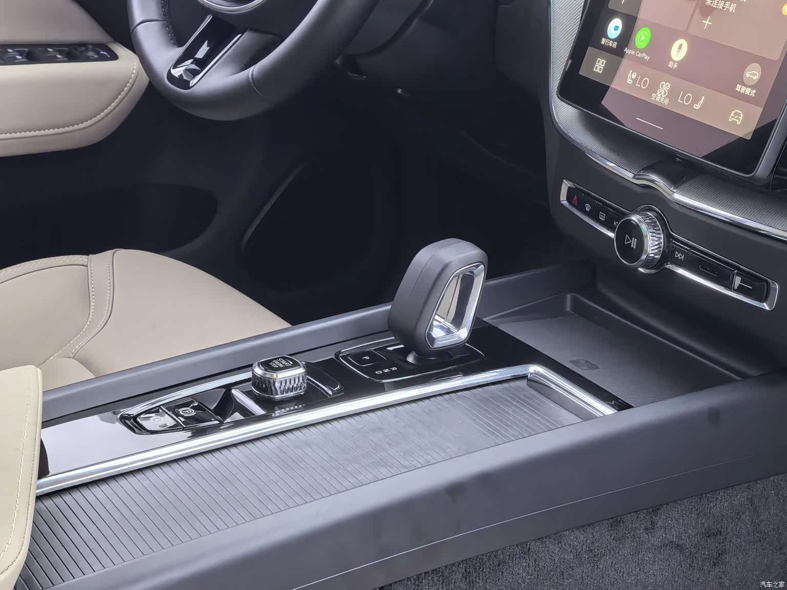 Volvo XC60, 2025 6