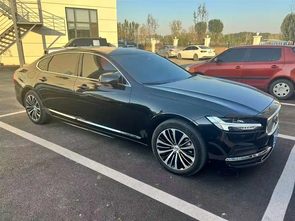 Volvo S90