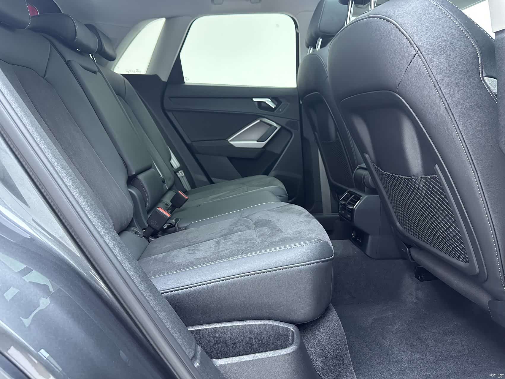 Audi Q3, 2022 10