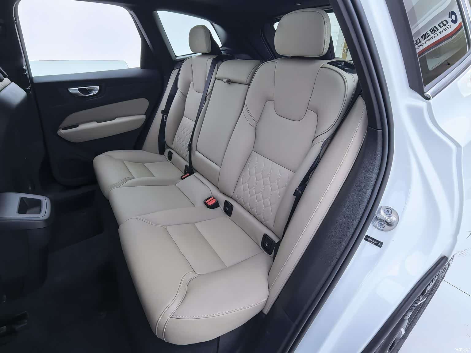 Volvo XC60, 2025 17