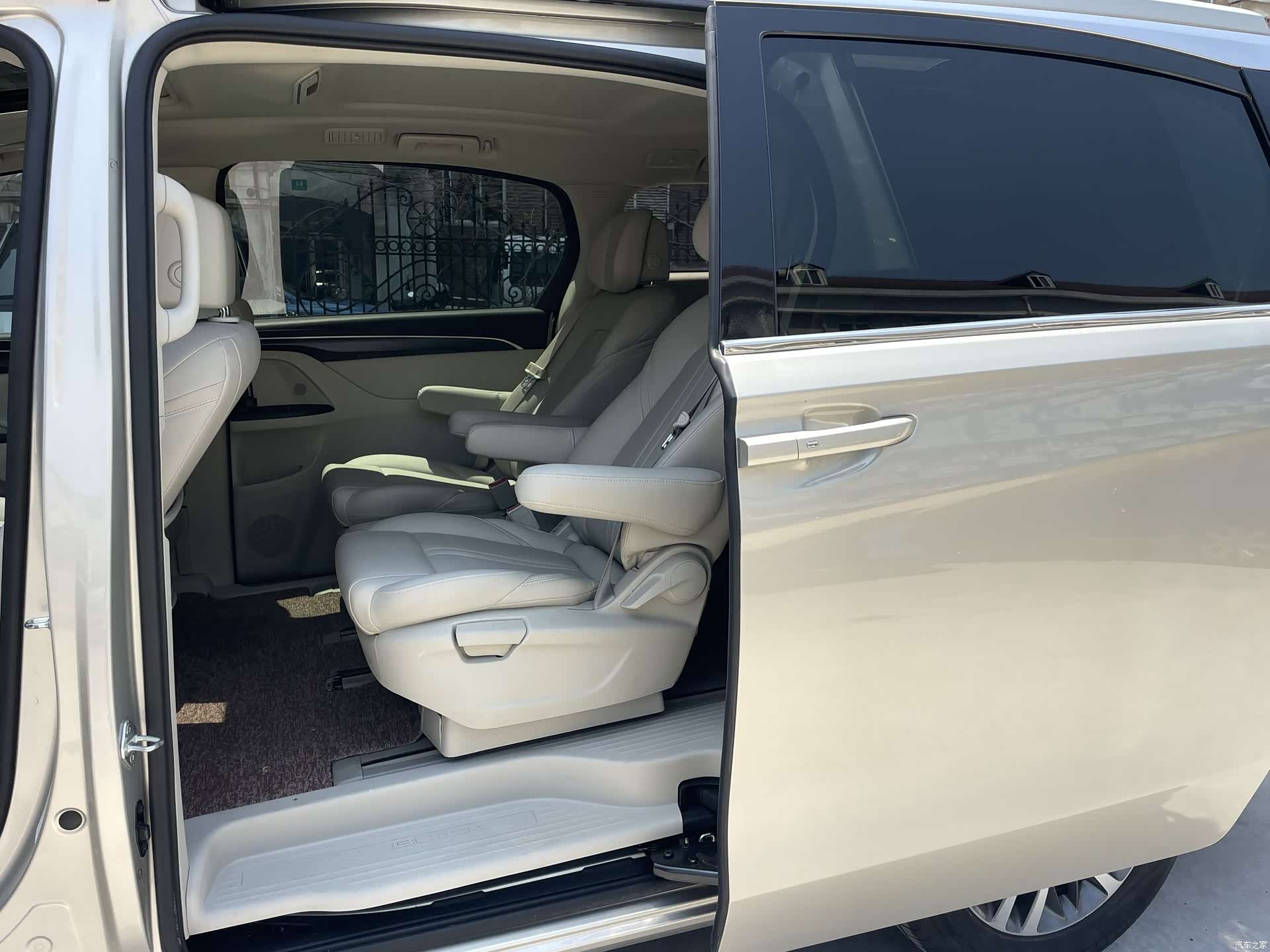 Buick GL8, 2021 20