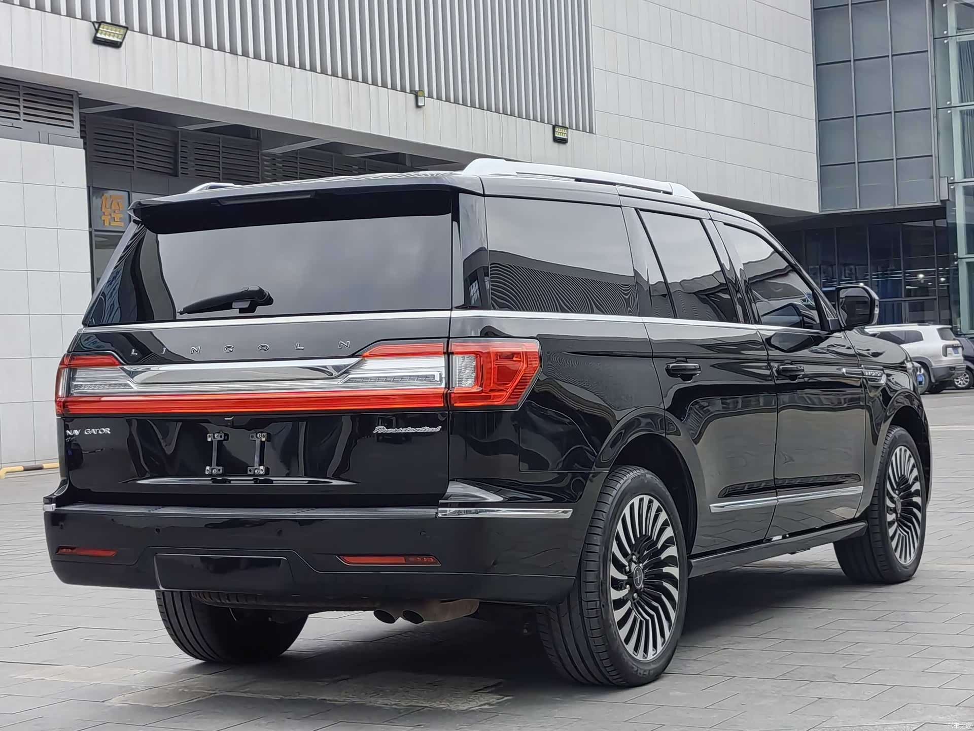 Lincoln Navigator, 2021 7