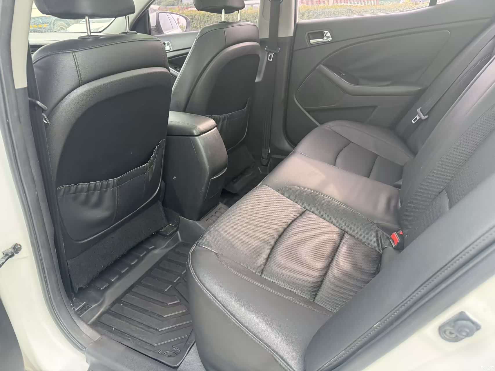Kia K5, 2014 10