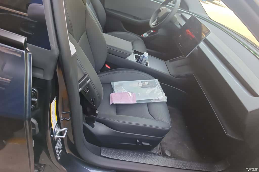 Tesla Model 3, 2024 8