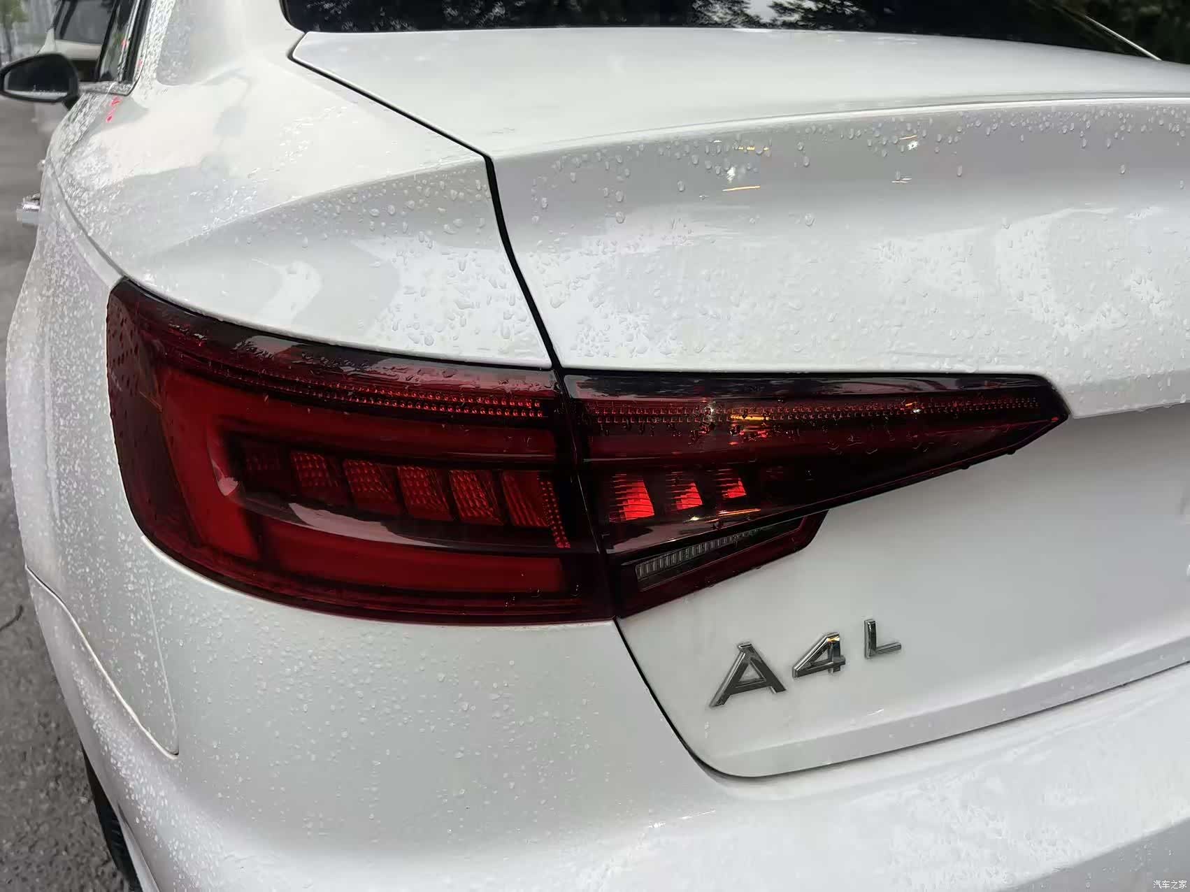 Audi A4L, 2019 все фото