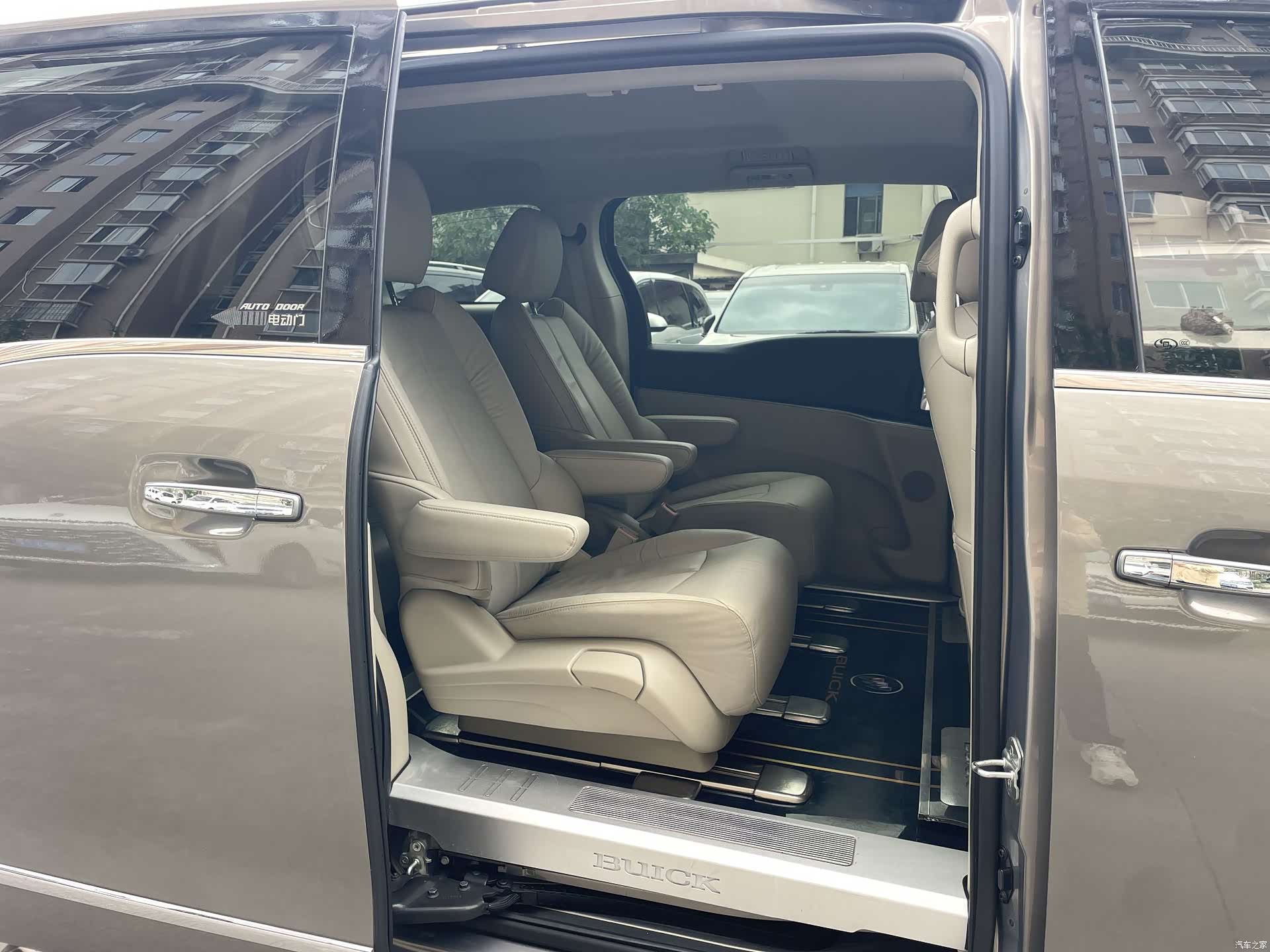 Buick GL8, 2018 10