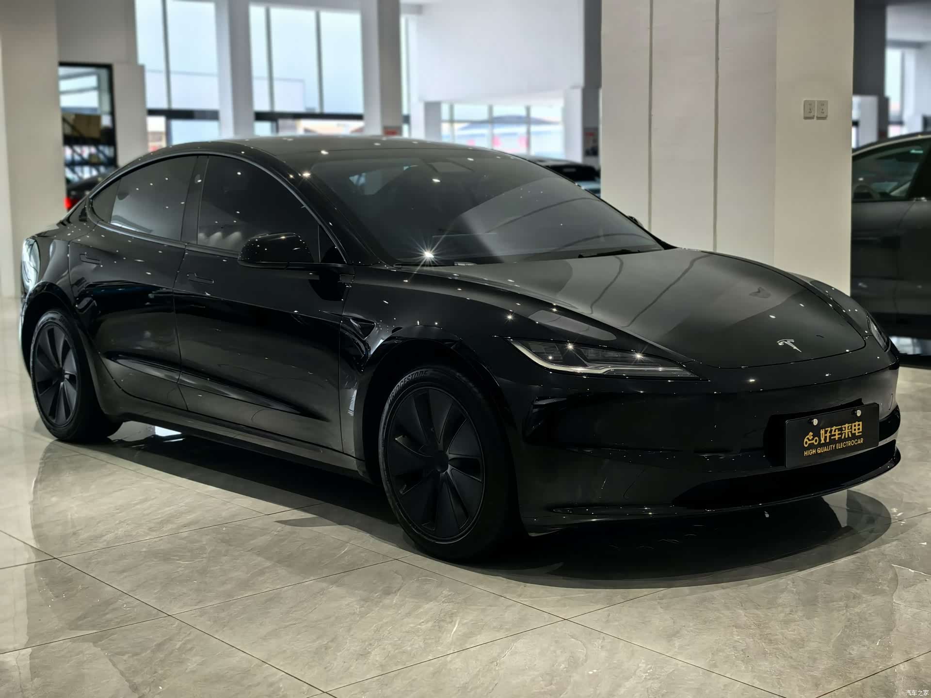 Tesla Model 3, 2025 3