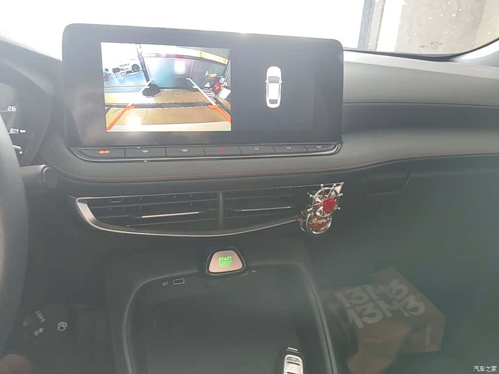 MG MG5, 2025 13