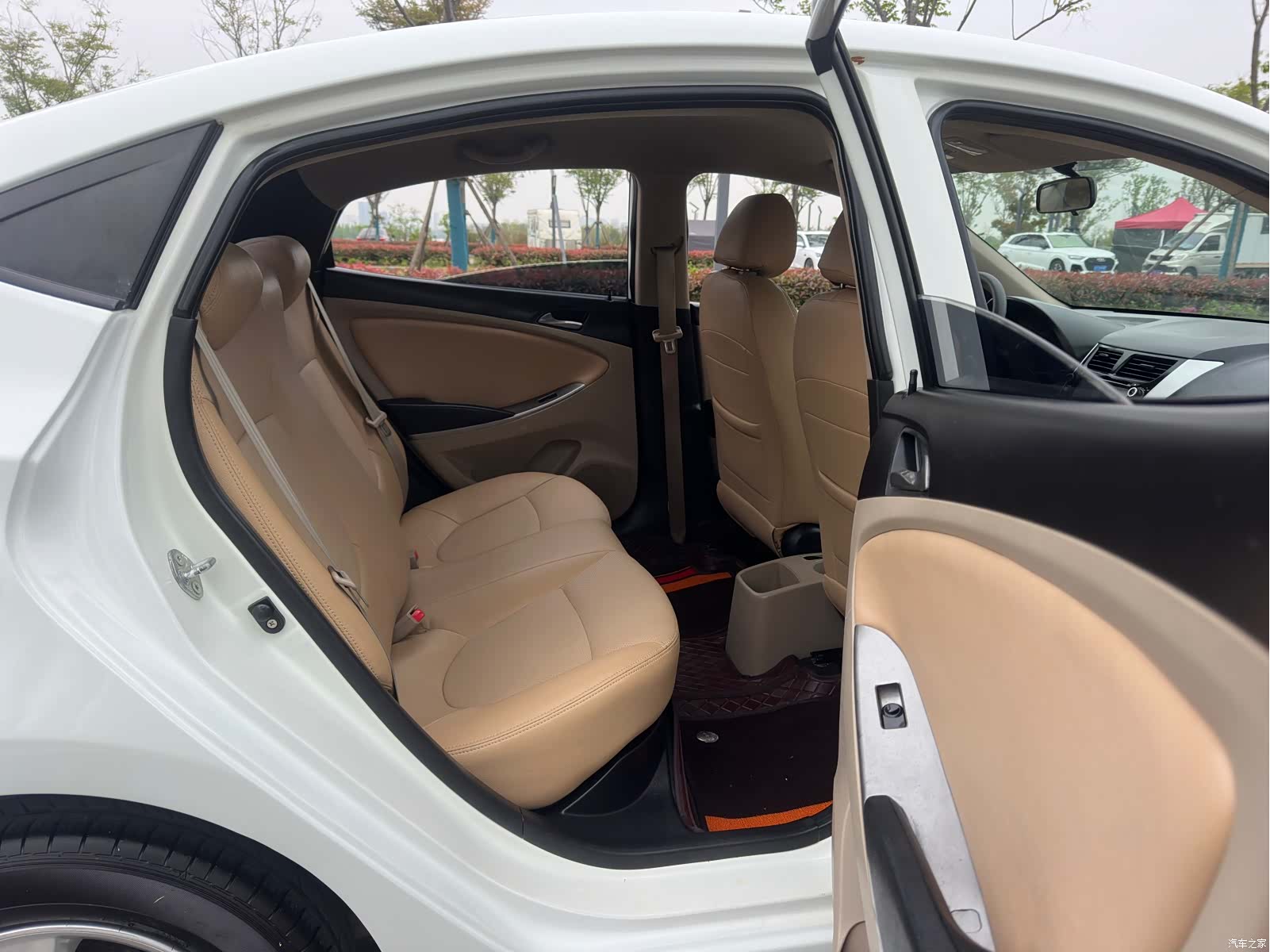 Hyundai GLS, 2014 12