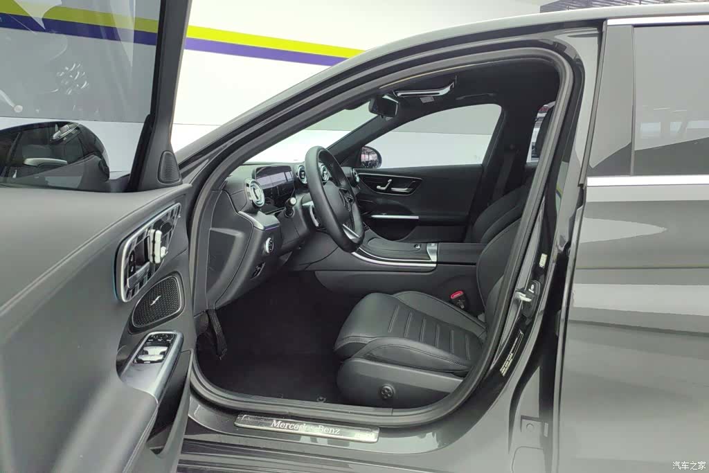 Mercedes-Benz C-Class, 2024 9