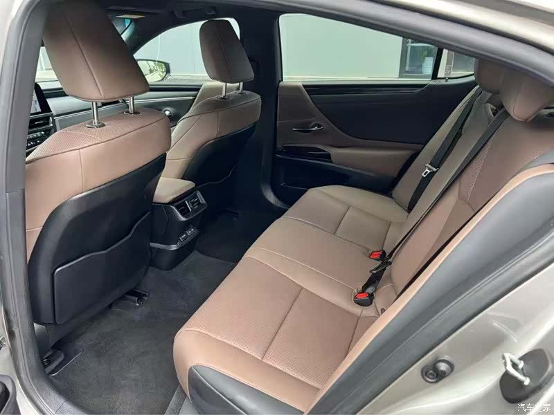 Lexus ES, 2024 8