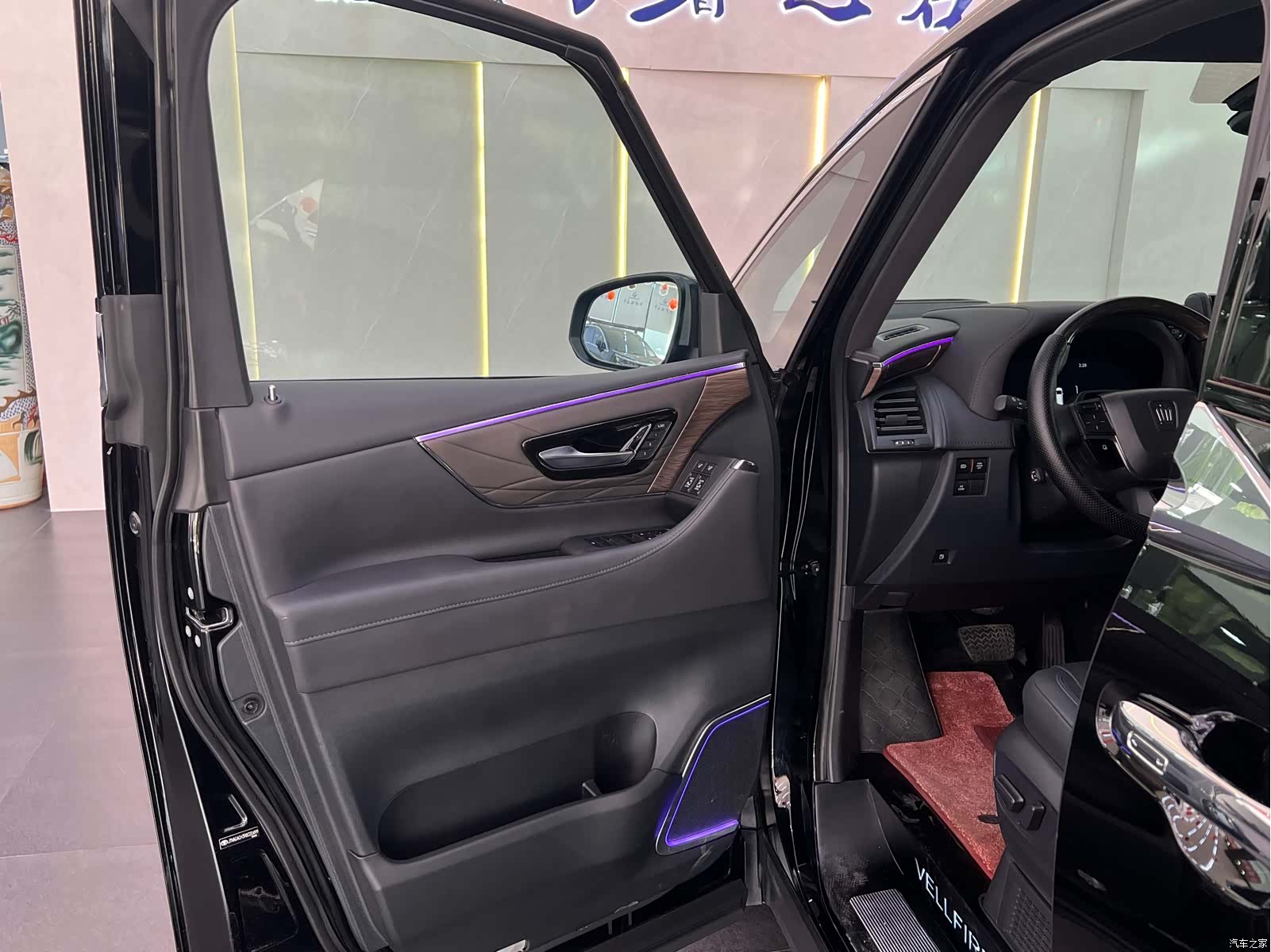 Toyota Vellfire, 2024 12