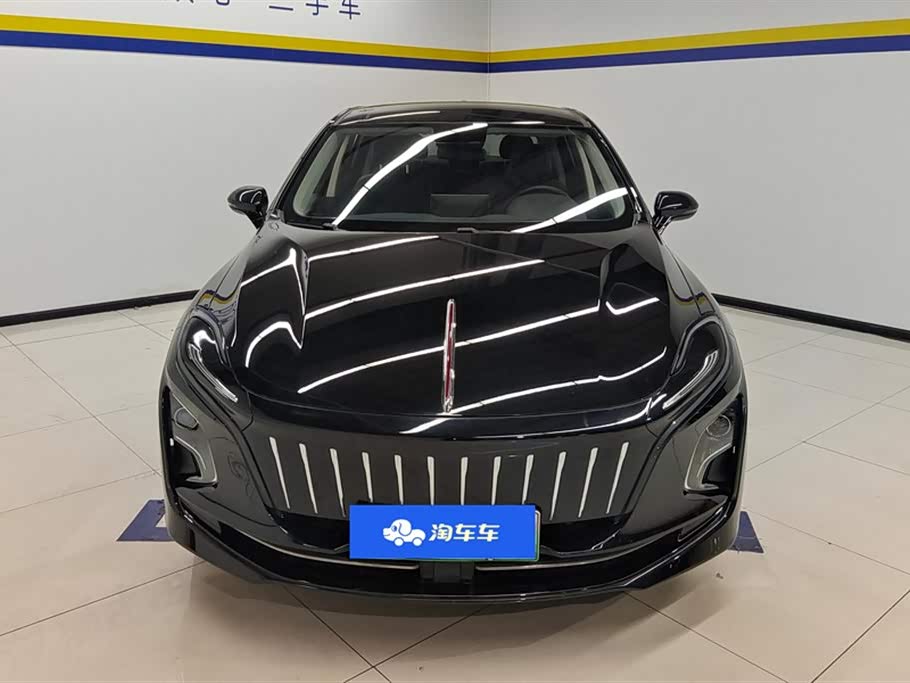 Hongqi E-QM5