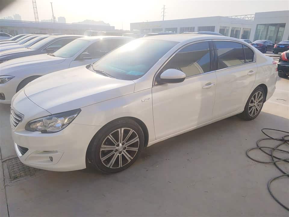 Peugeot 408