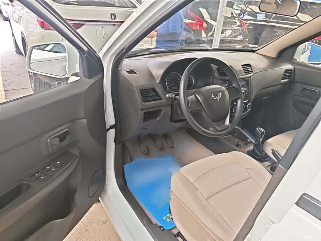 Wuling Hongguang, 2016 16