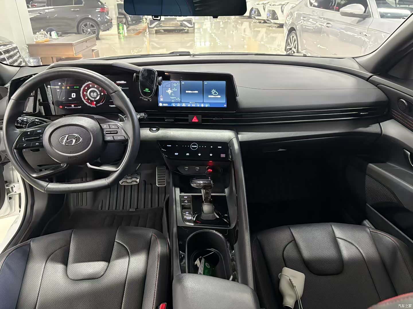 Hyundai Elantra, 2023 4