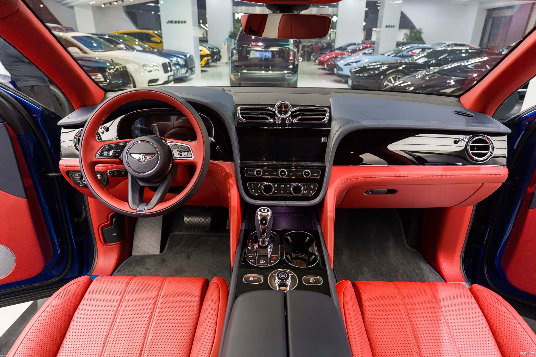 Bentley Bentayga, 2021 все фото