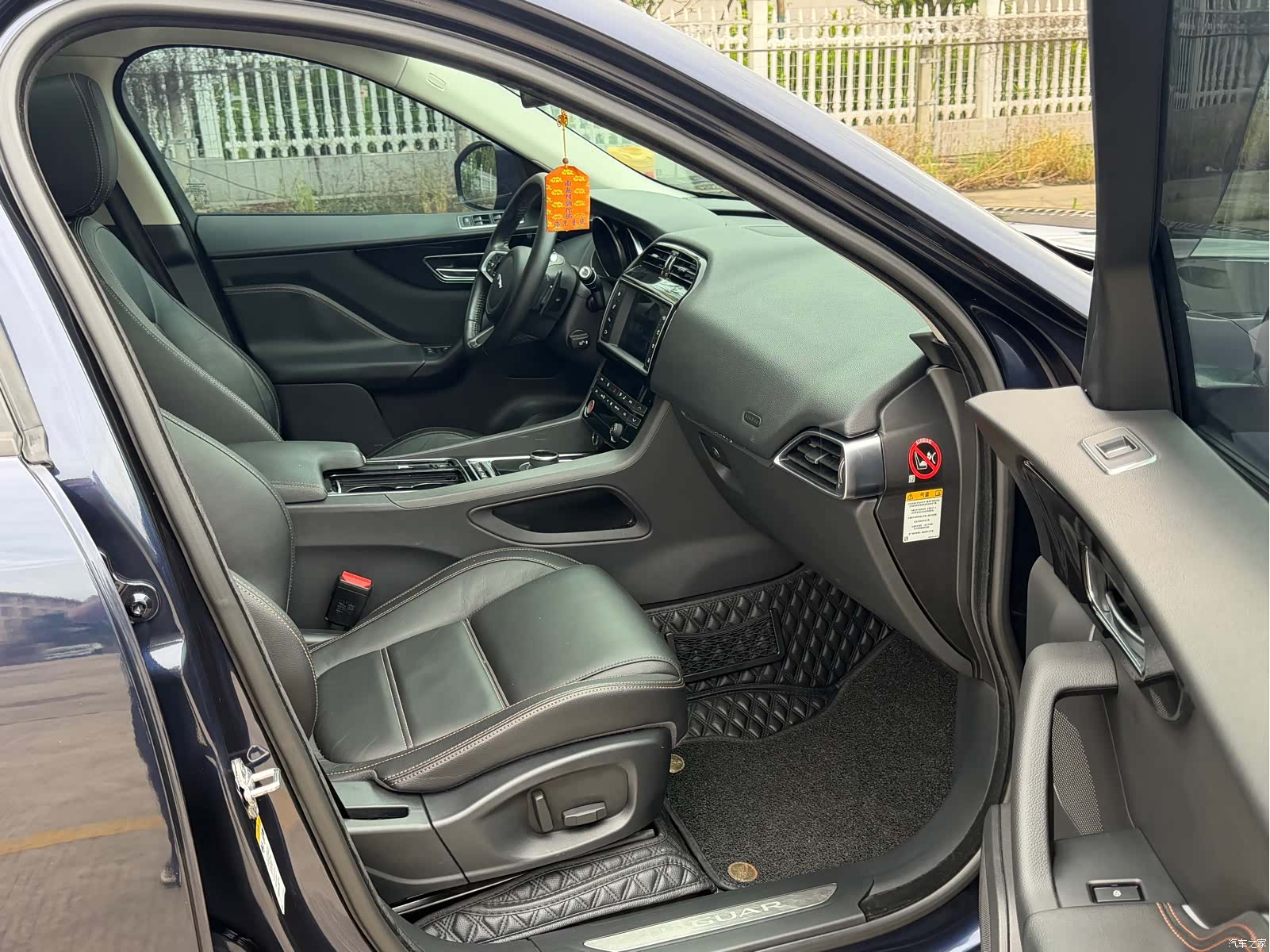 Jaguar F-PACE, 2018 13
