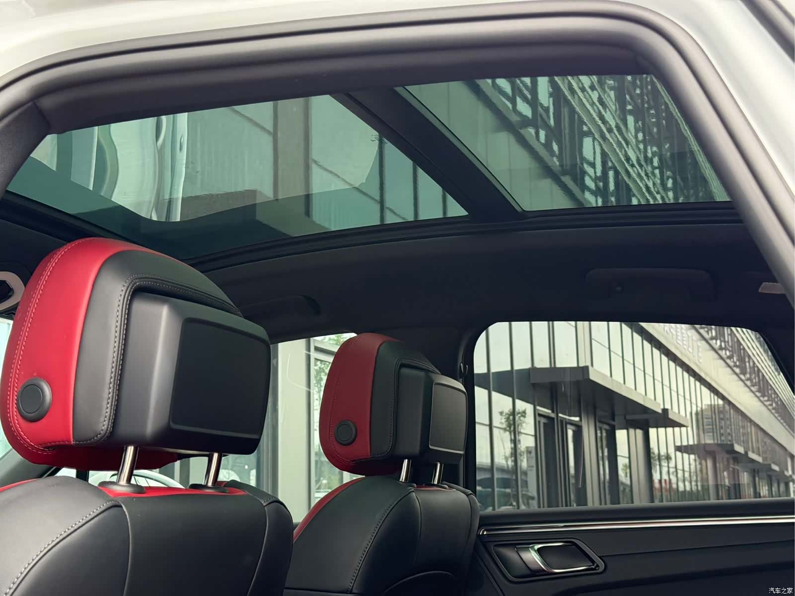 Porsche Macan, 2025 12