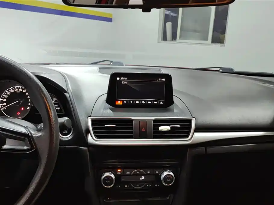 Mazda 3 Angkesaila