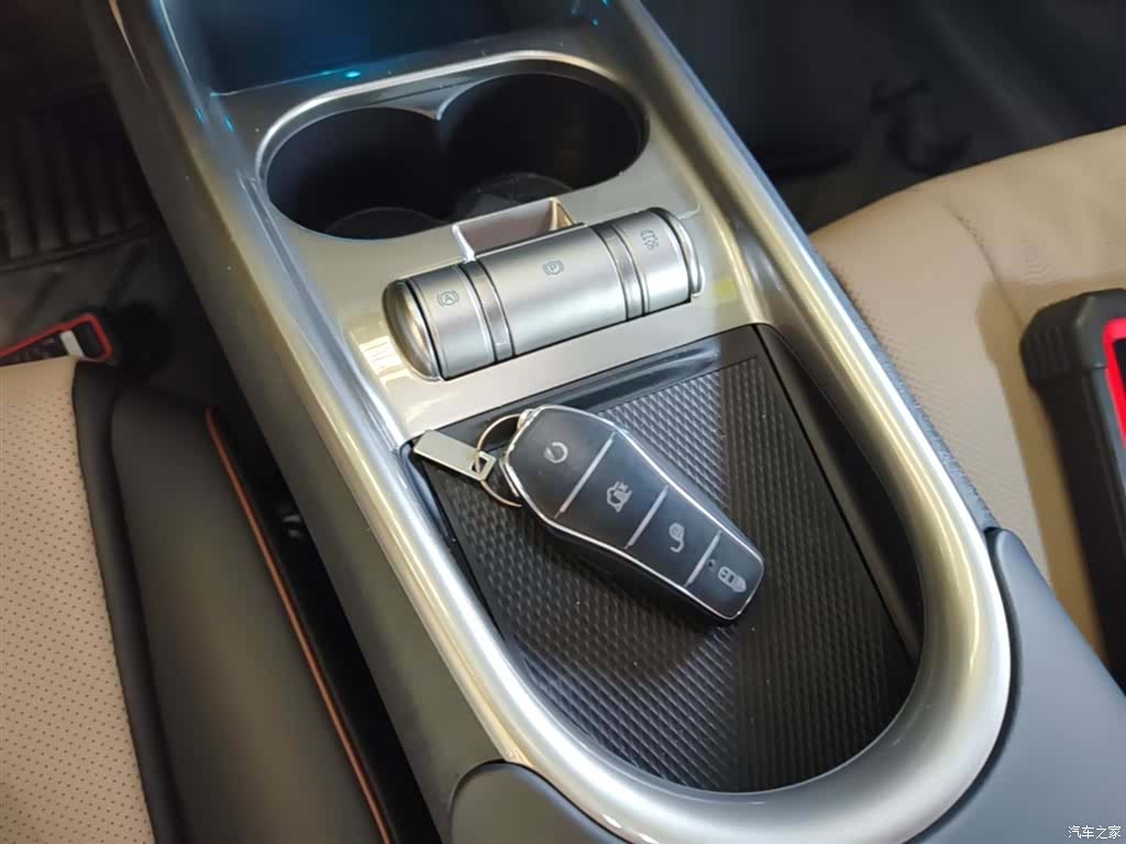 BYD Dolphin, 2026 9