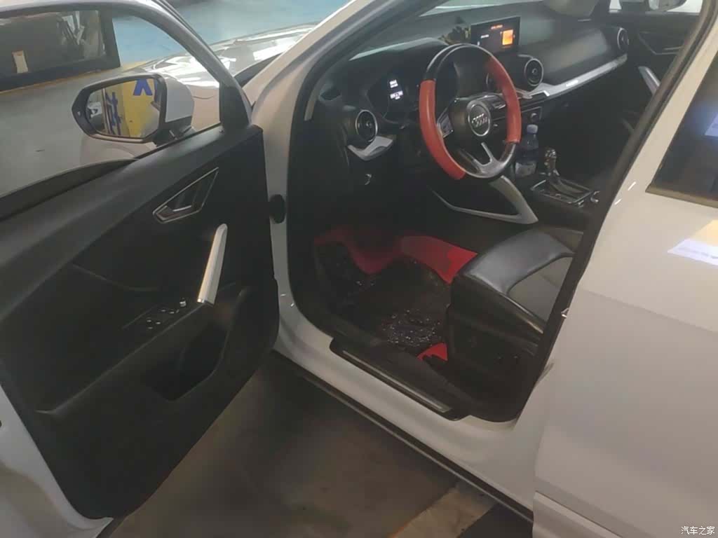 Audi Q2L, 2019 16