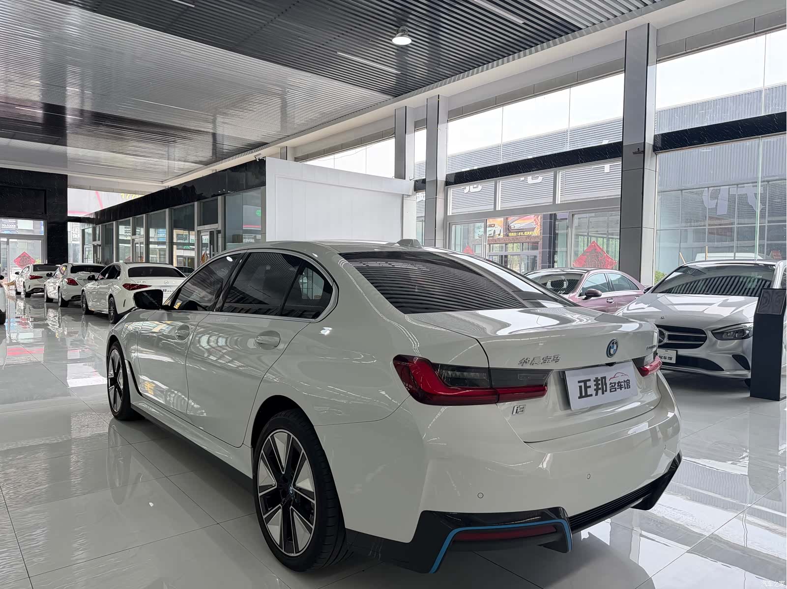 BMW i3, 2025 все фото