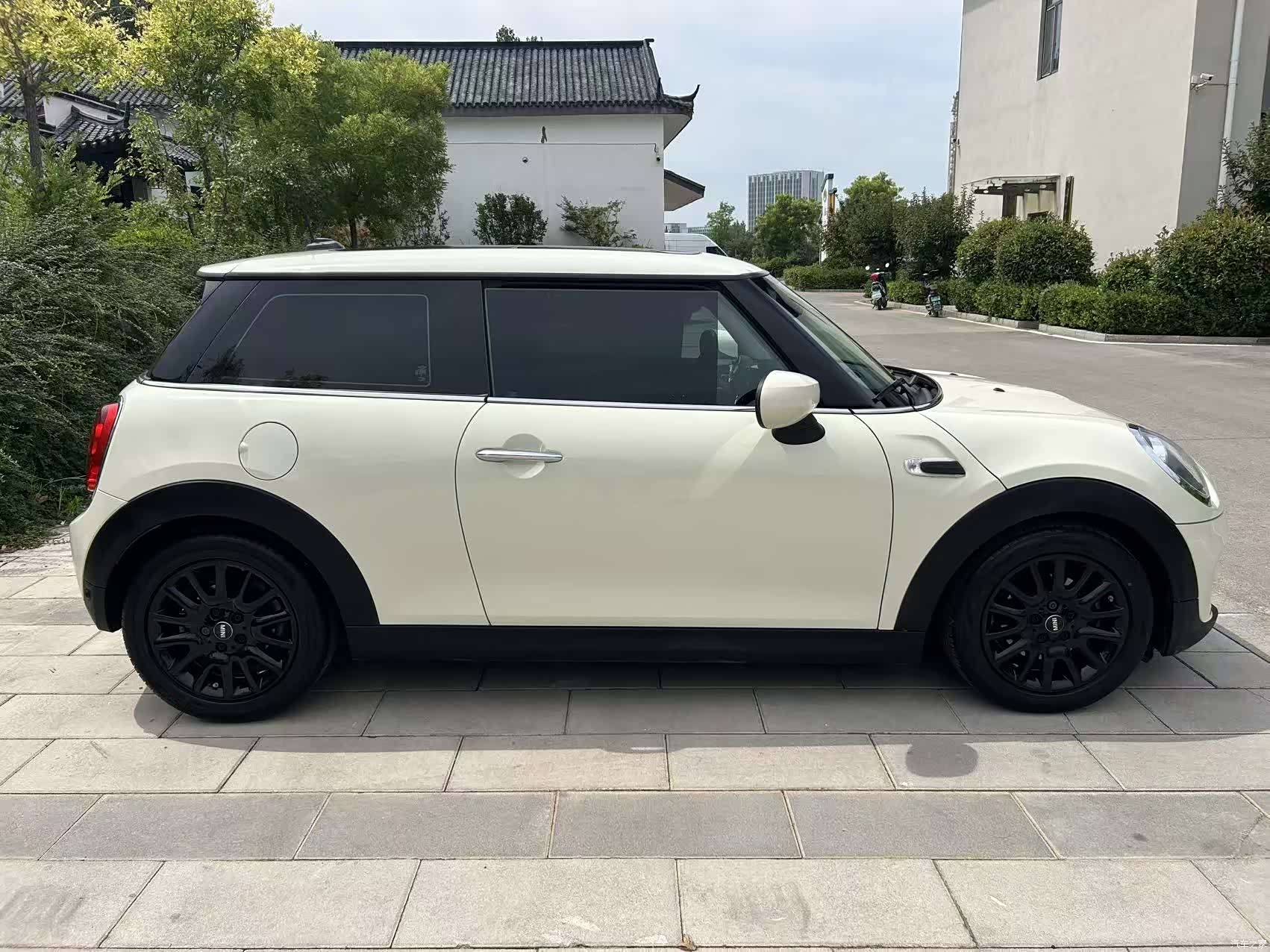 Mini ONE, 2019 4
