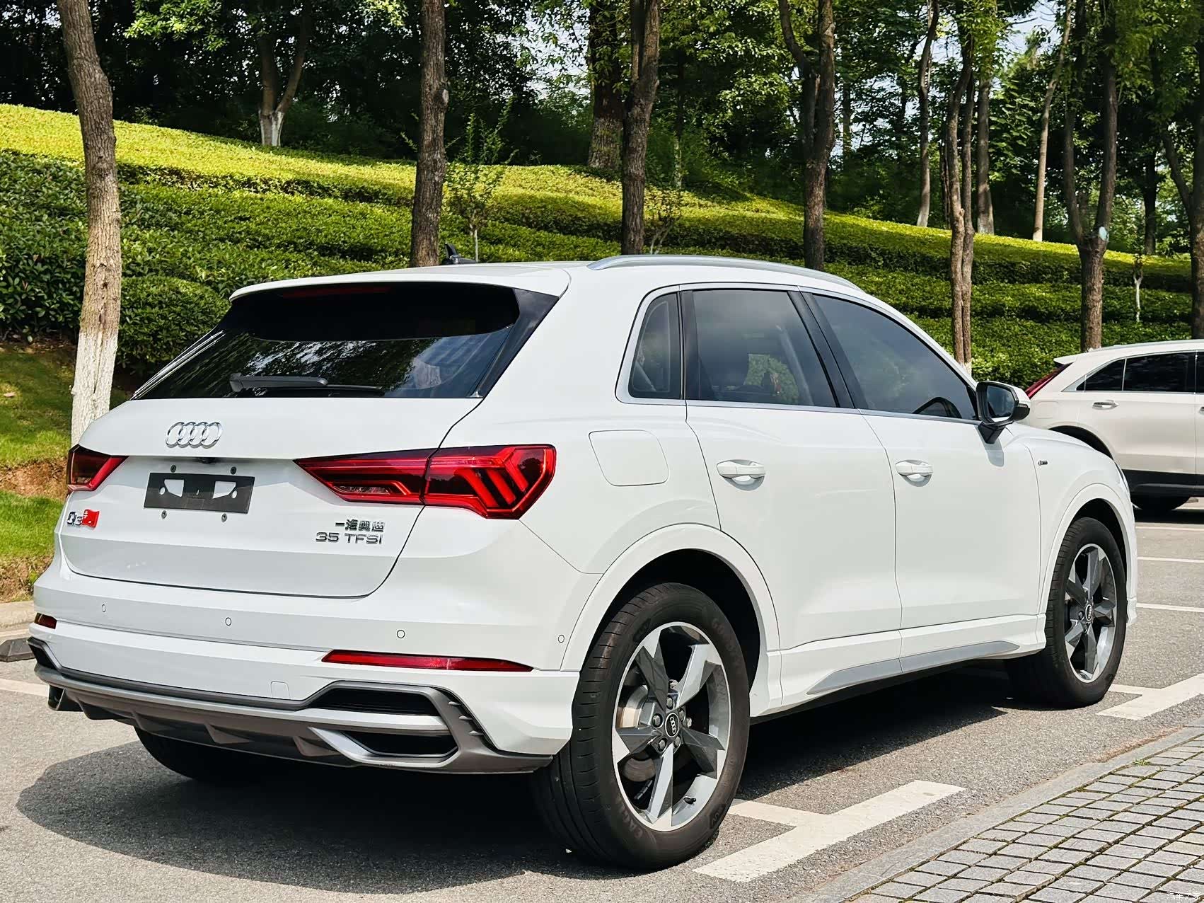 Audi Q3, 2022 10