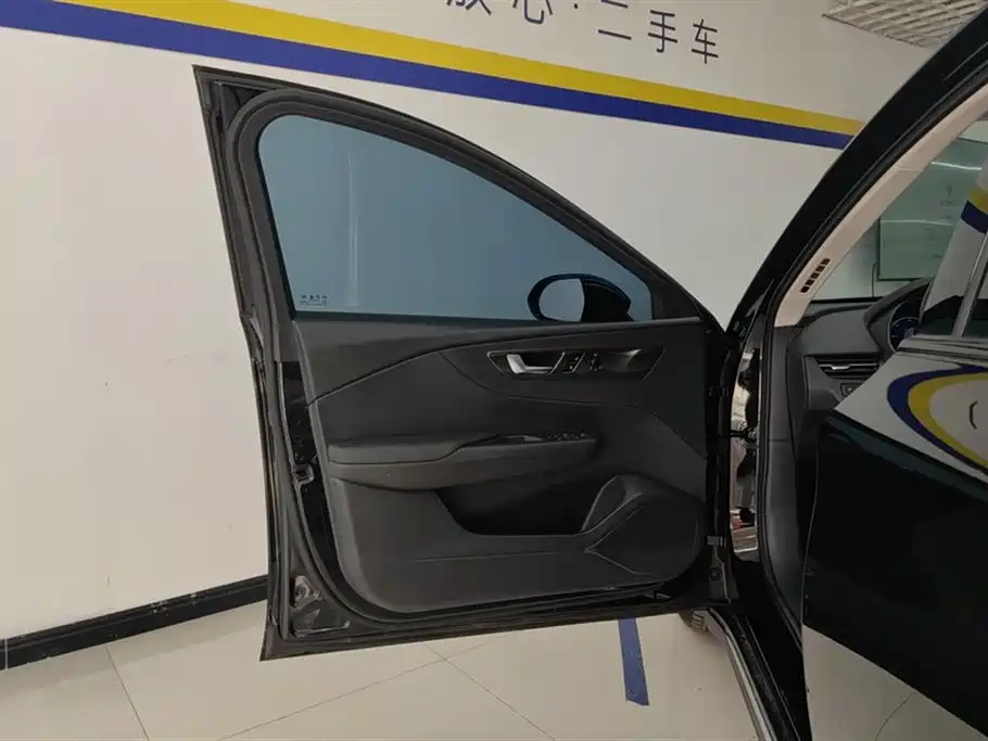 Hongqi E-QM5 Hongqi E-QM5
