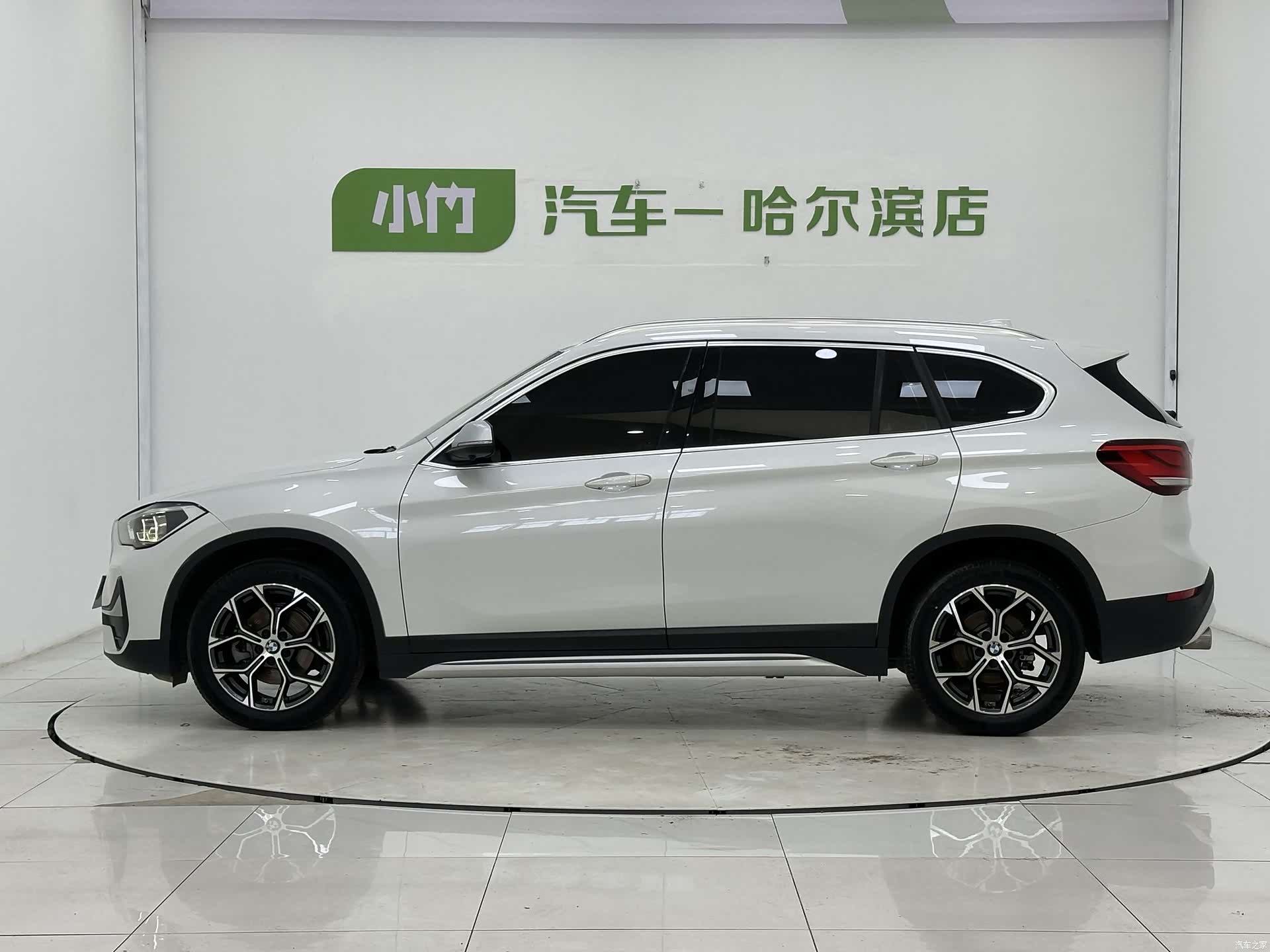 BMW X1, 2022 все фото