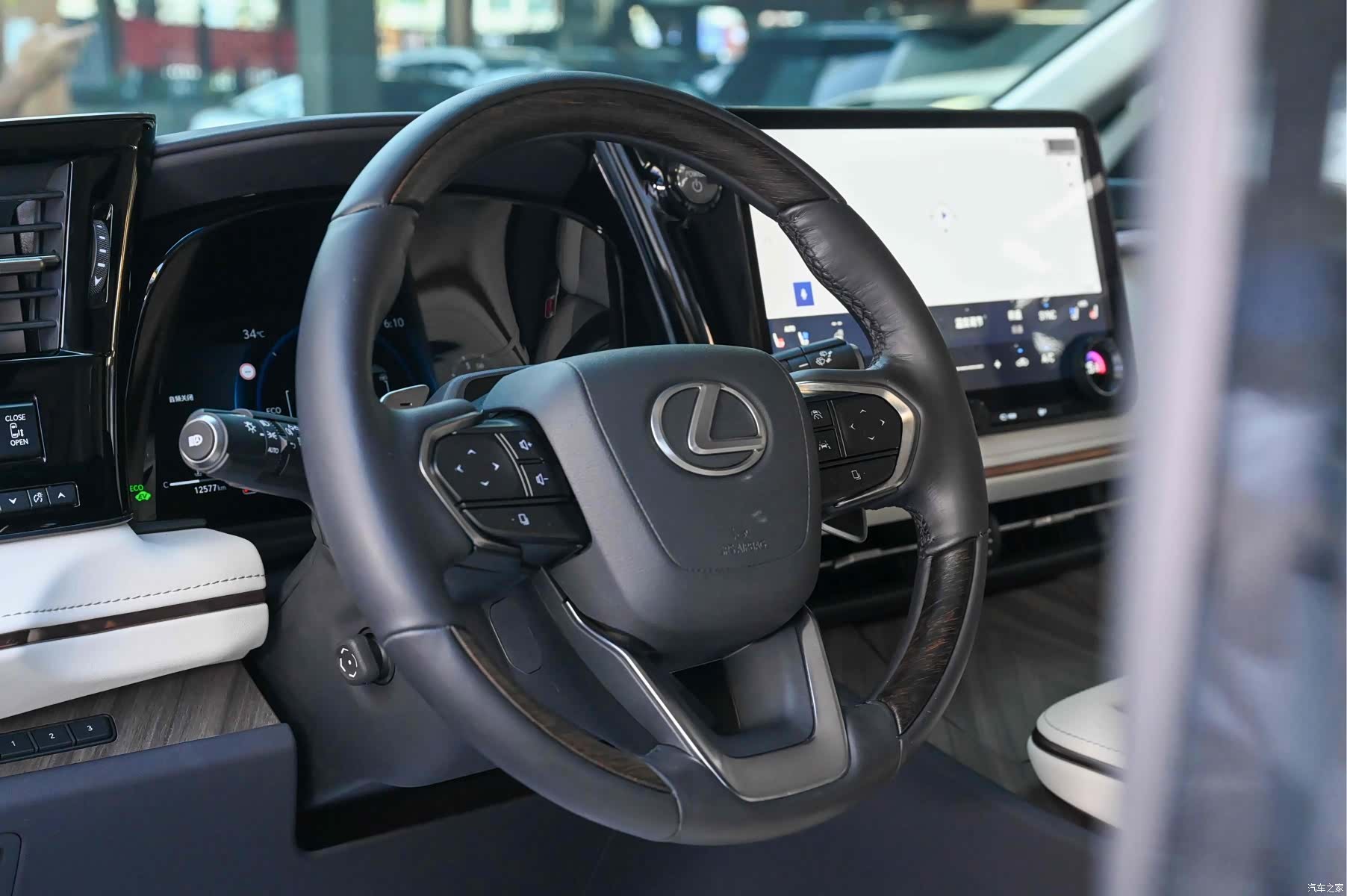 Lexus LM, 2024 6