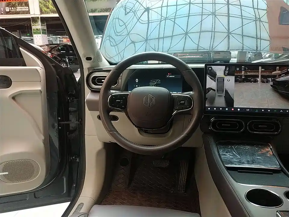 Leapmotor C11