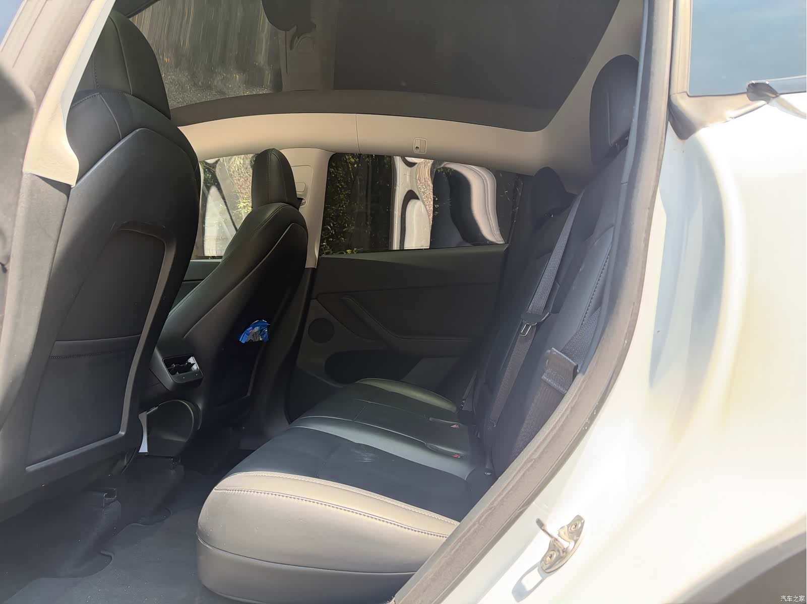 Tesla Model Y, 2022 10