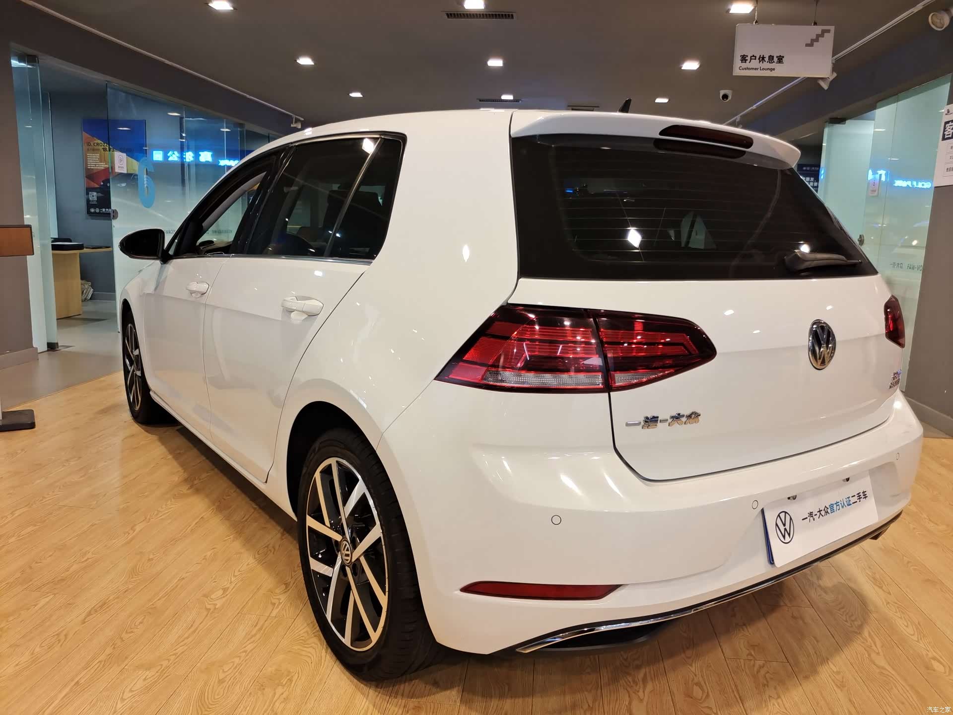 Volkswagen Golf, 2020 все фото