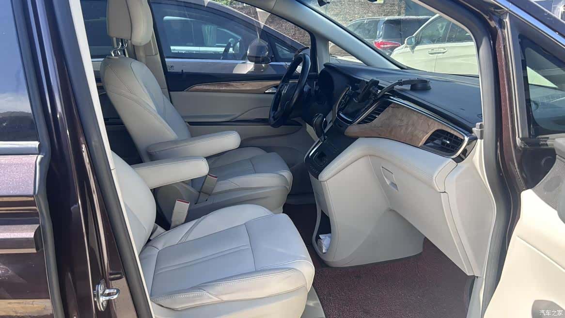 Buick GL8, 2019 4